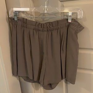 Wilfred flowy brown shorts. Like new.